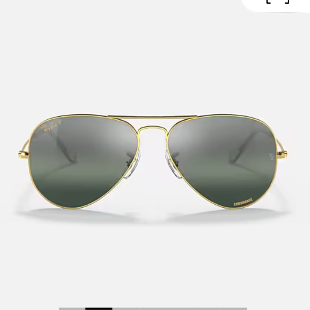 Ray-Ban Gold Aviator Chromance Polarized in black and blue lens with gold frame
